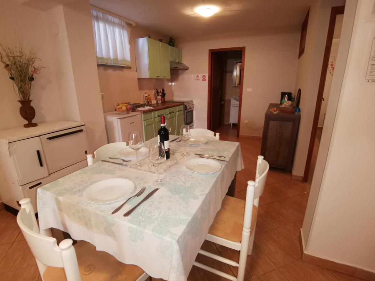 Apartmani Berber Babici ภายนอก รูปภาพ
