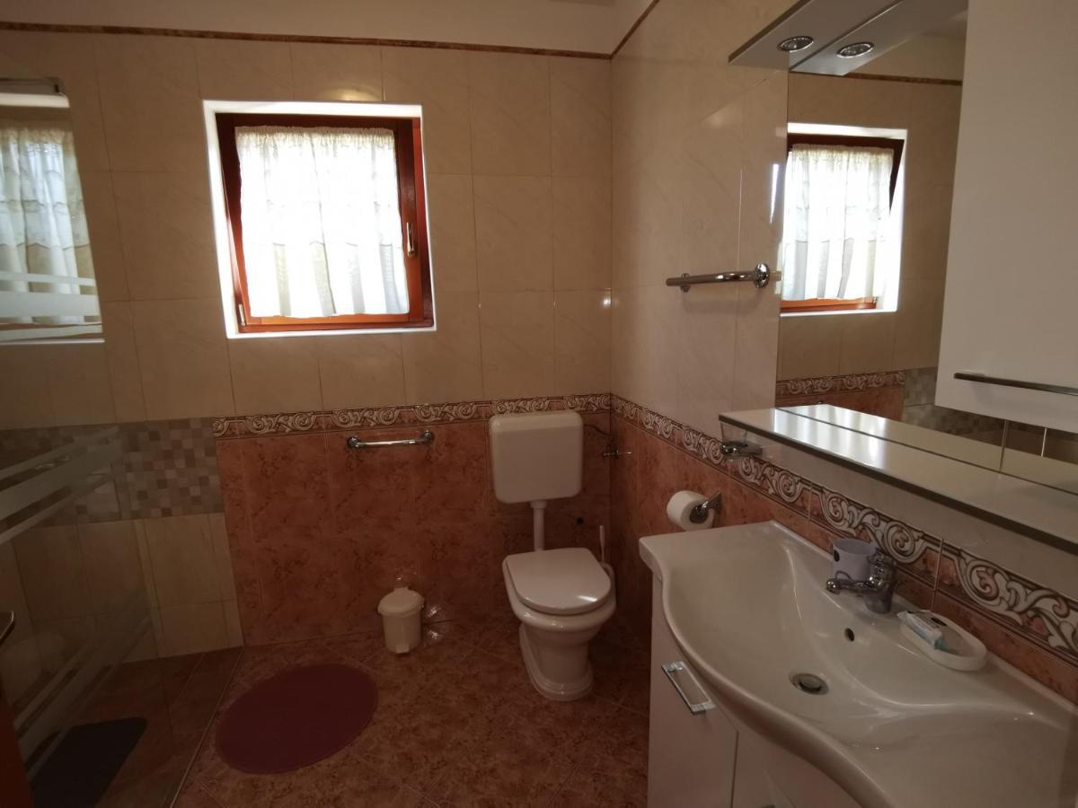 Apartmani Berber Babici ภายนอก รูปภาพ