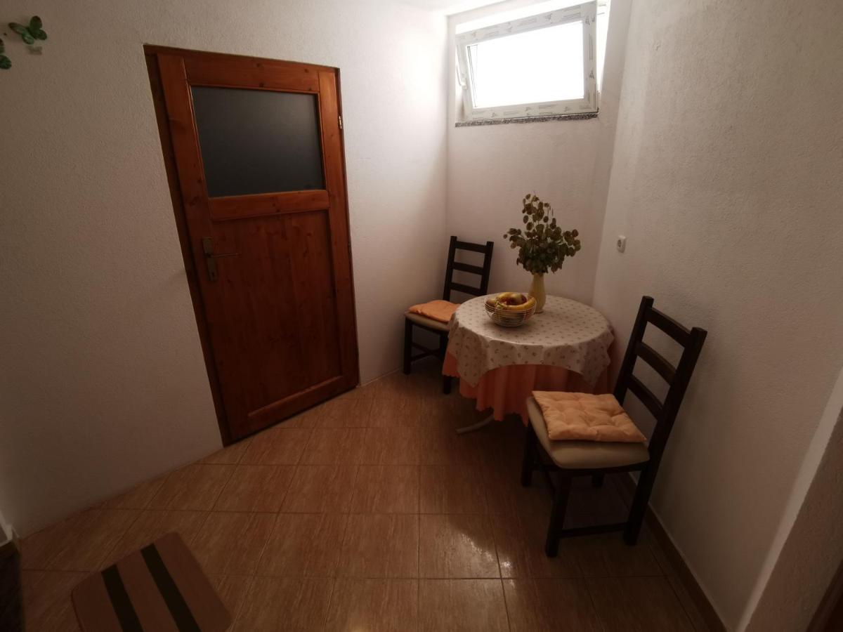 Apartmani Berber Babici ภายนอก รูปภาพ
