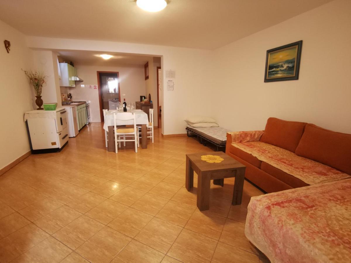 Apartmani Berber Babici ภายนอก รูปภาพ