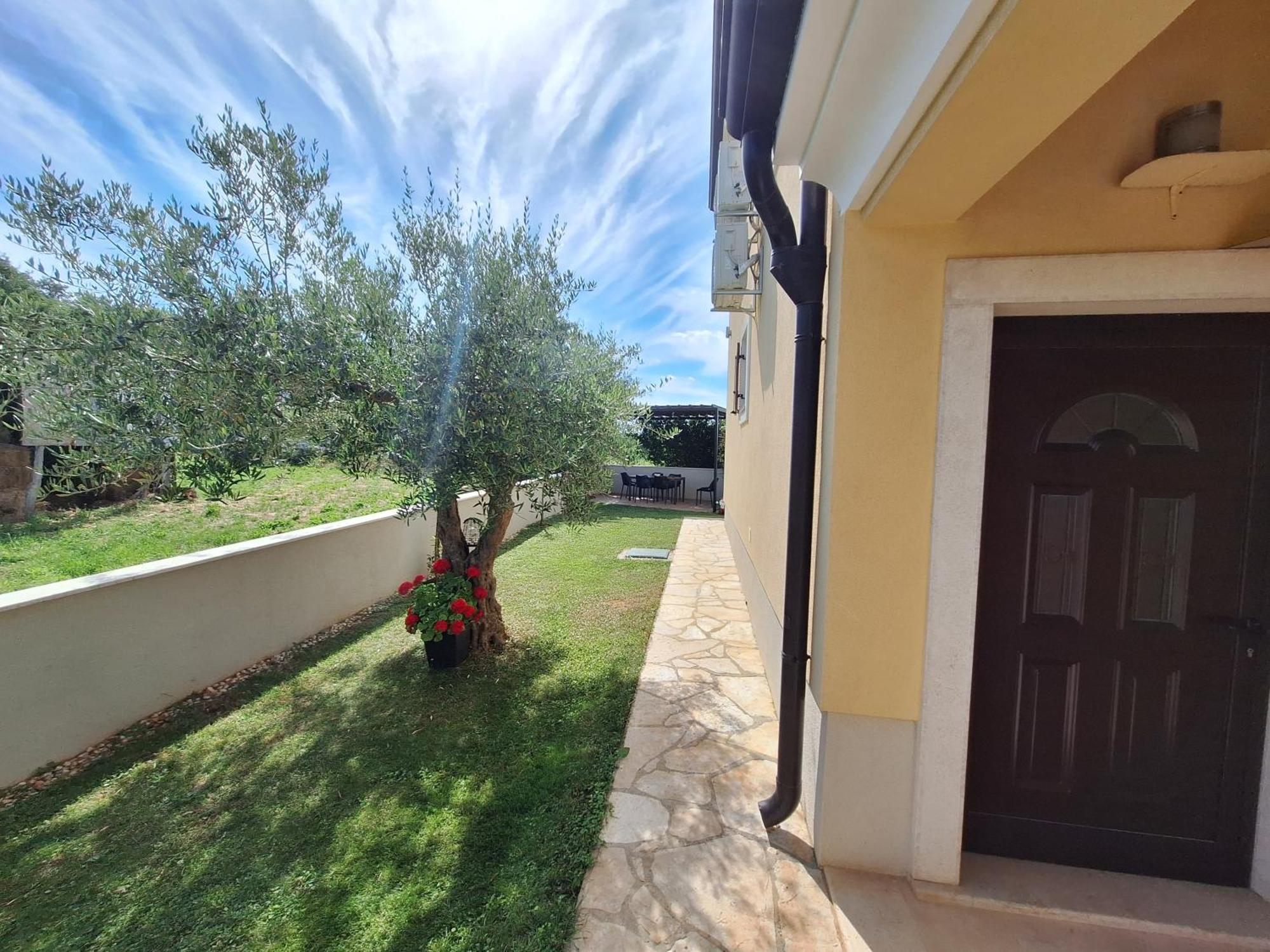 Apartmani Berber Babici ภายนอก รูปภาพ
